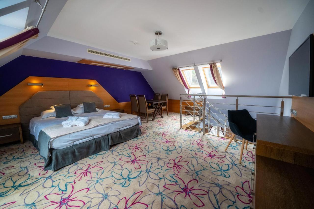 Hotel & Spa Czarny Gron Жики Экстерьер фото