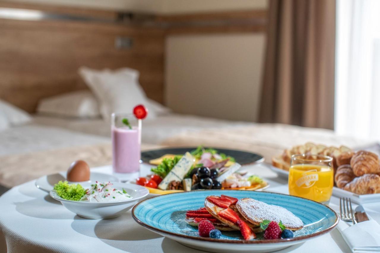 Hotel & Spa Czarny Gron Жики Экстерьер фото
