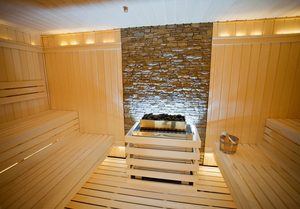 Hotel & Spa Czarny Gron Жики Экстерьер фото