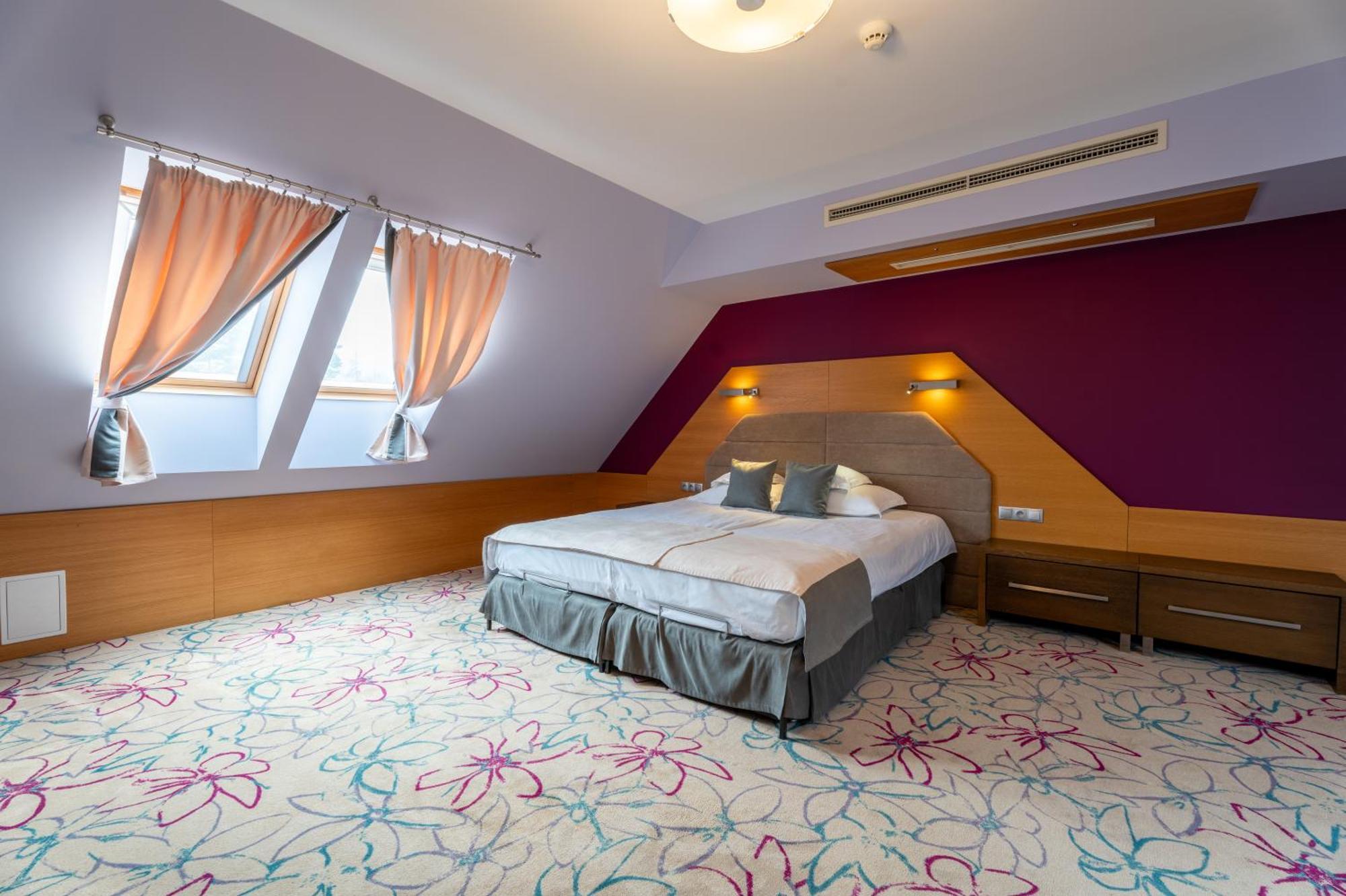 Hotel & Spa Czarny Gron Жики Экстерьер фото