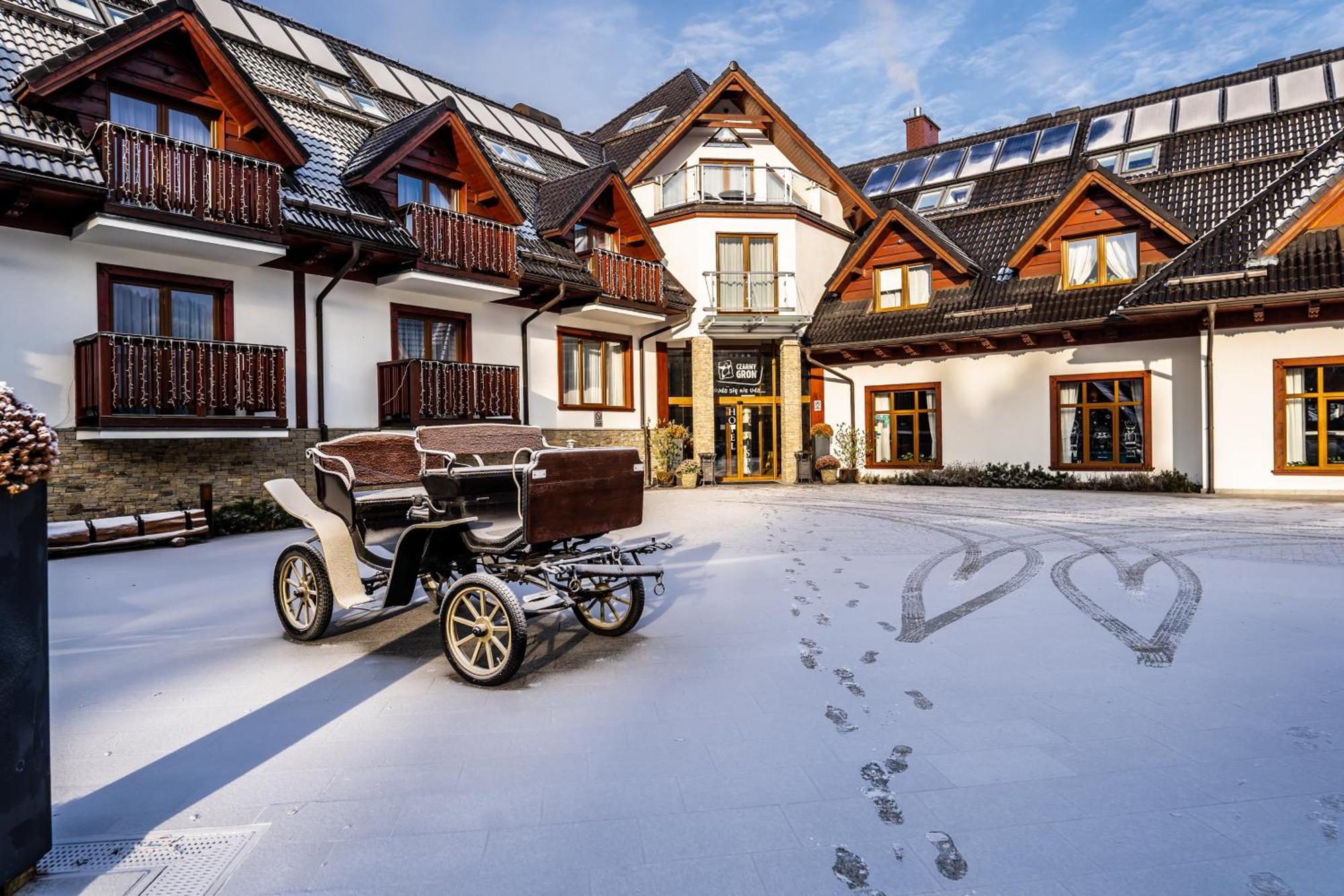 Hotel & Spa Czarny Gron Жики Экстерьер фото