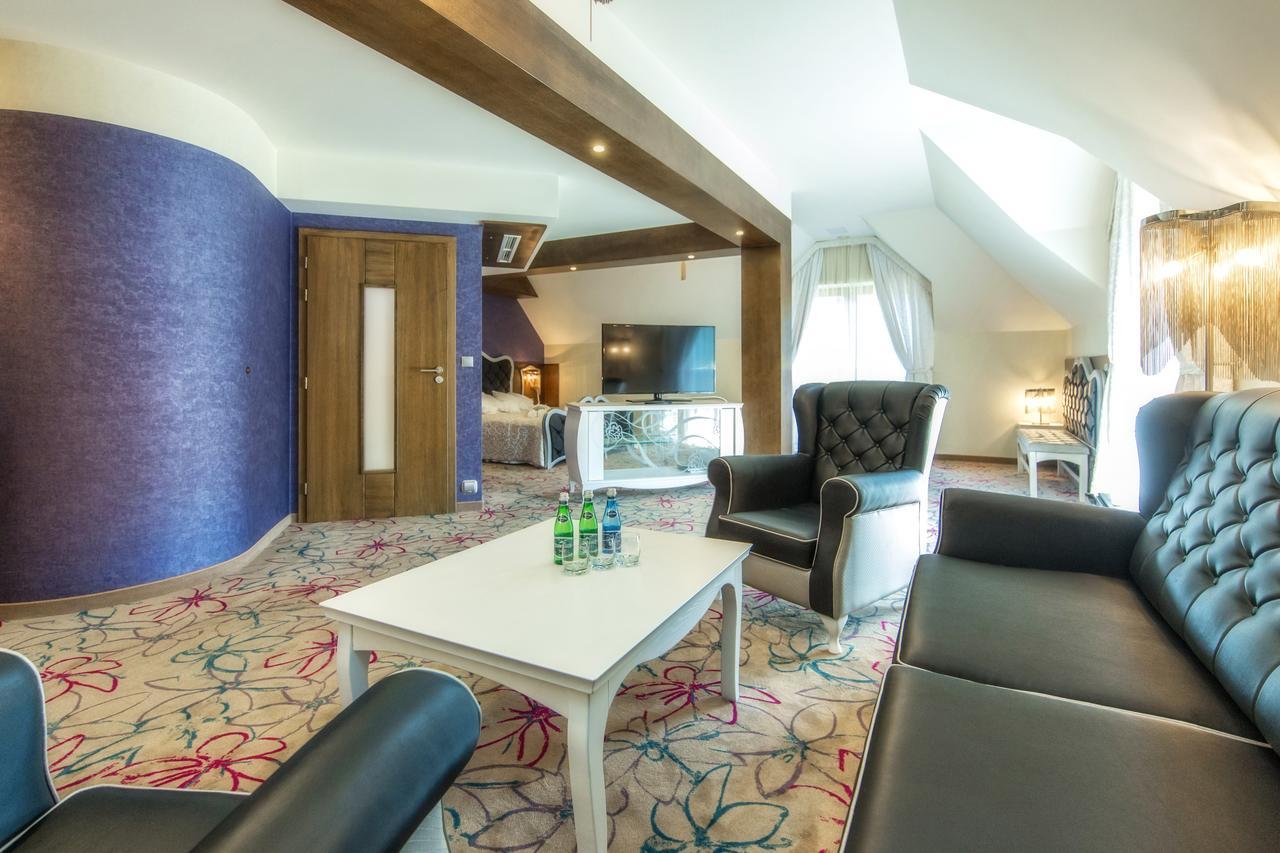 Hotel & Spa Czarny Gron Жики Экстерьер фото
